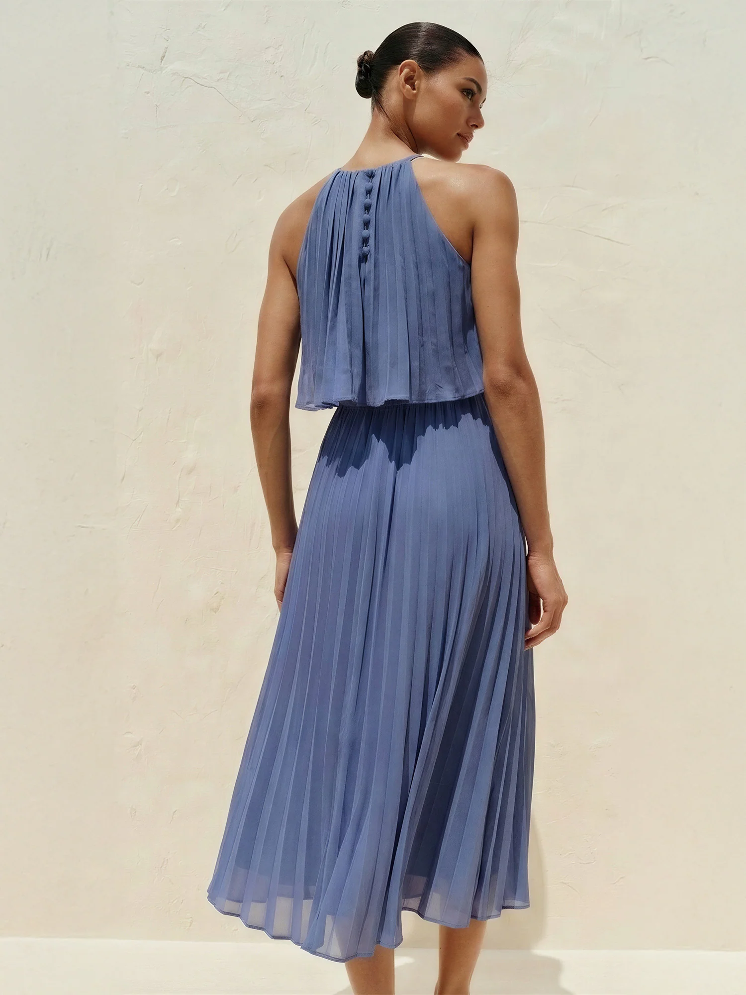 Sleeveless Pleated Halter Midi Dress - Image 8