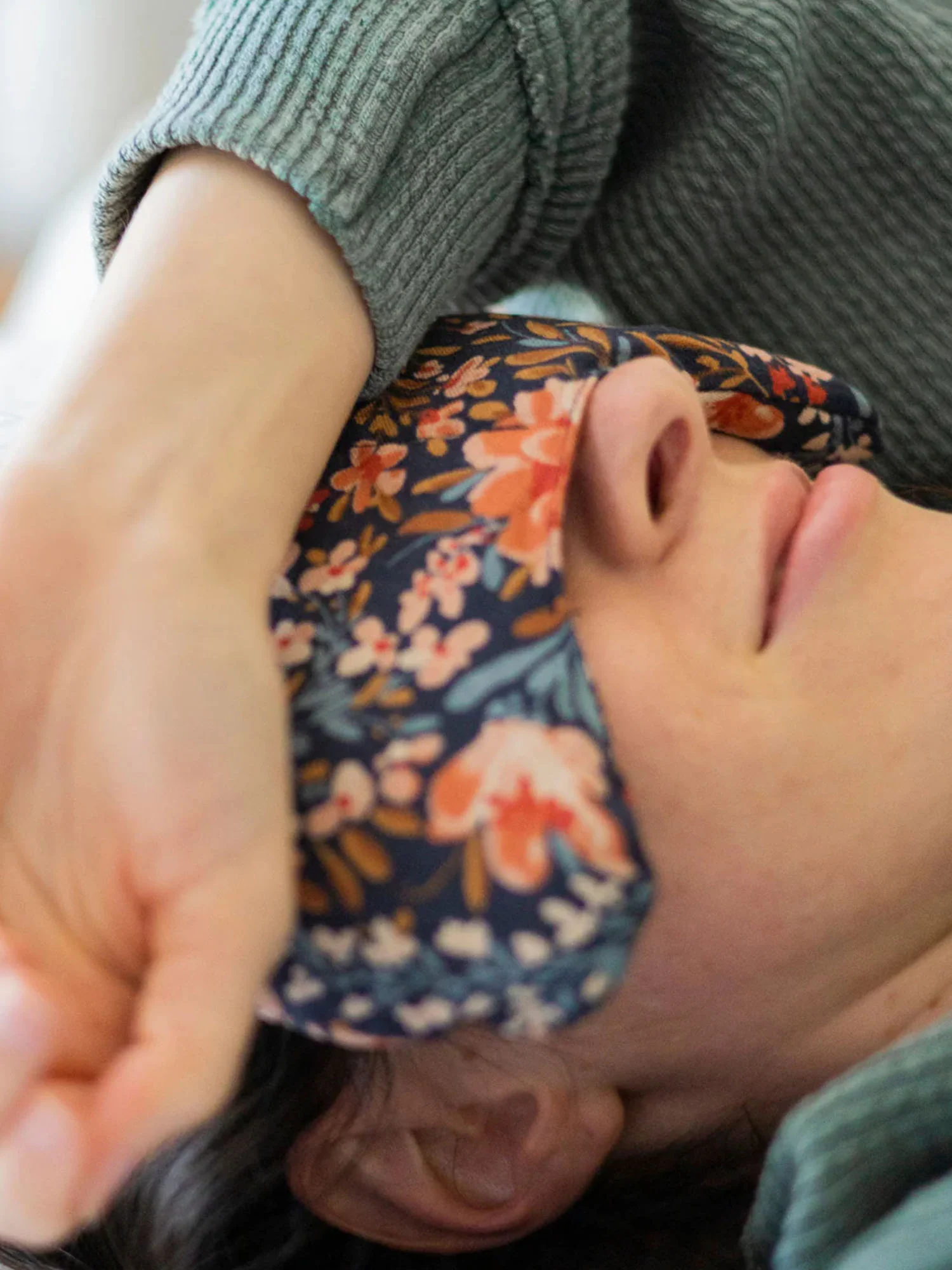 Slow North Pom Blossom Eye Mask - Brands We Love - Image 3
