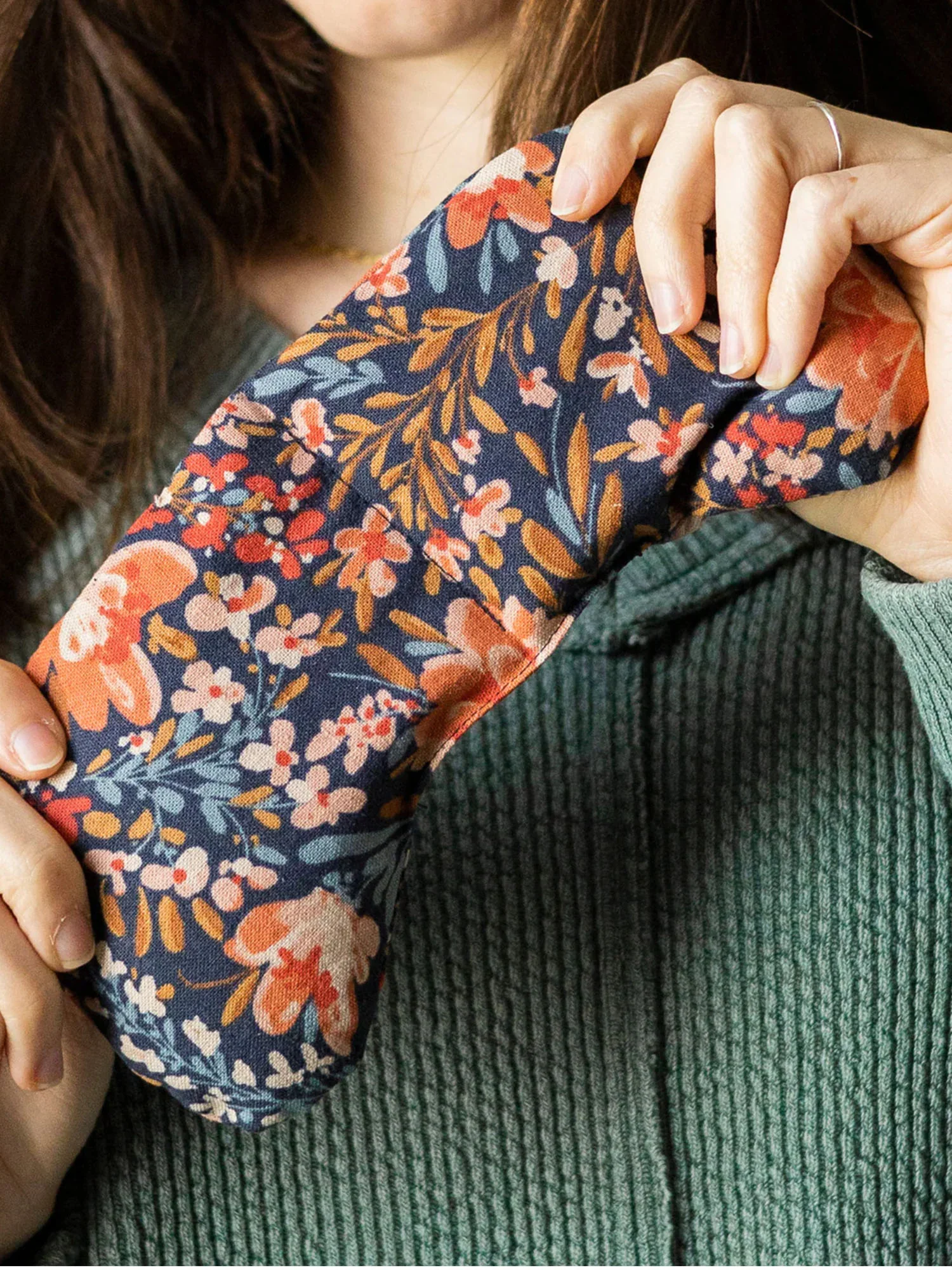 Slow North Pom Blossom Eye Mask - Brands We Love - Image 4