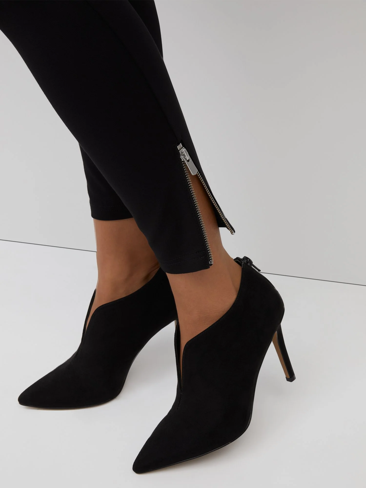 Pull-On High-Waisted Ankle-Zip Legging - Image 4