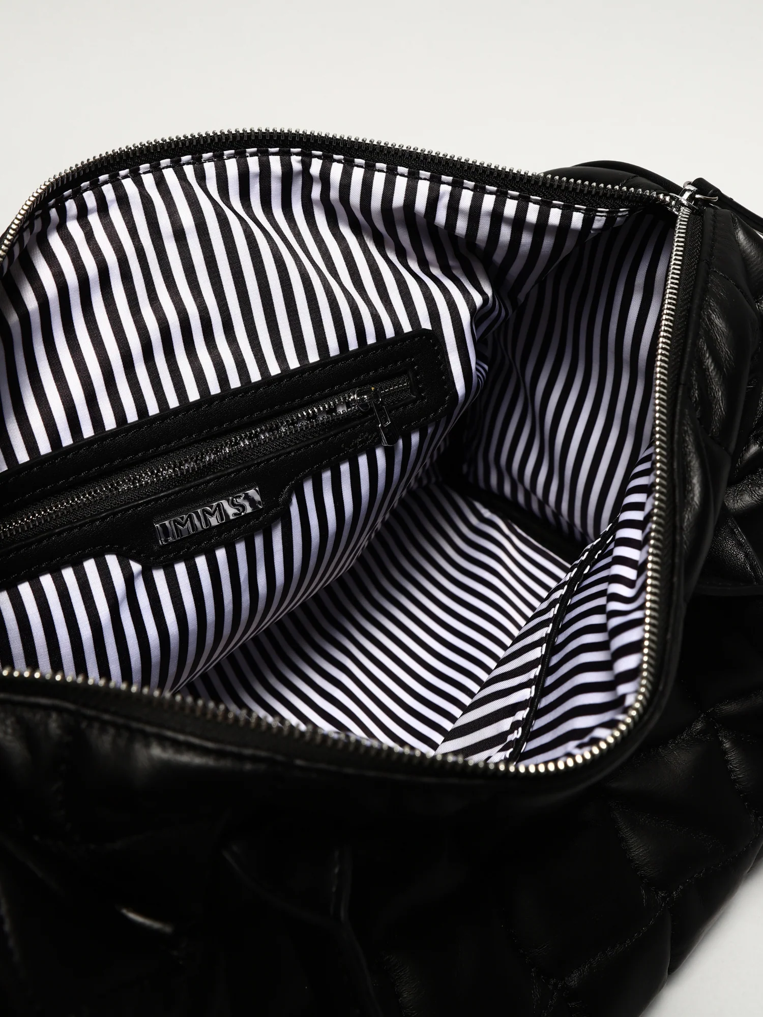 Quilted Weekender Bag - Image 5