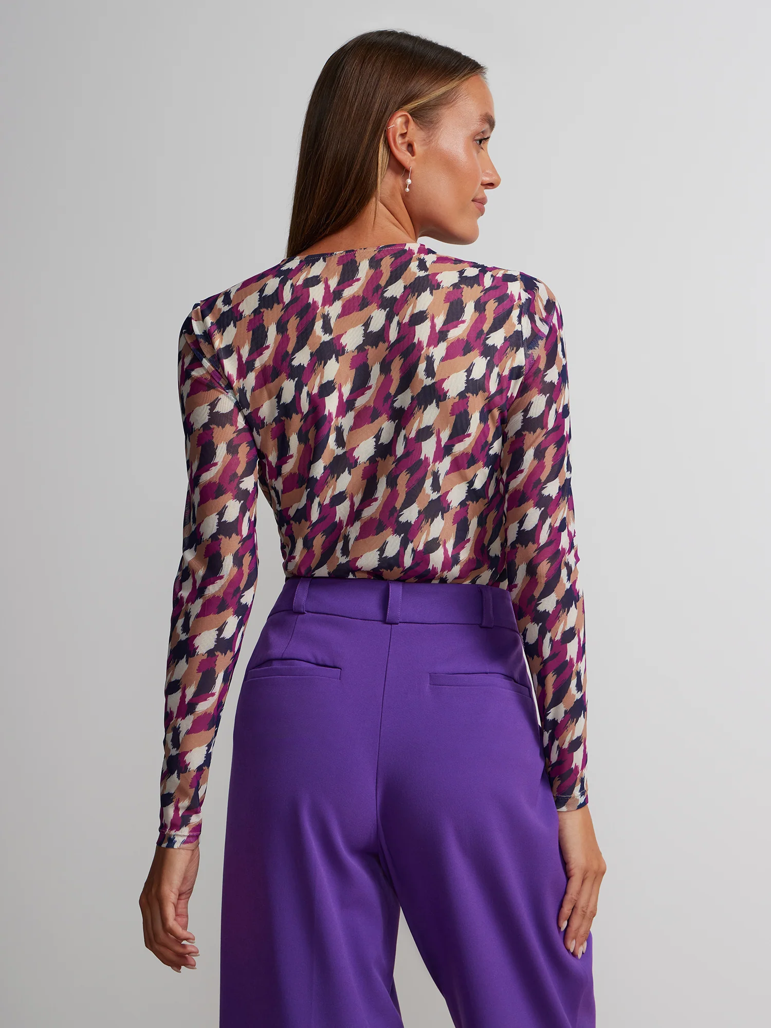 Raglan Sleeve Crew Neck Abstract Print Top - Image 3