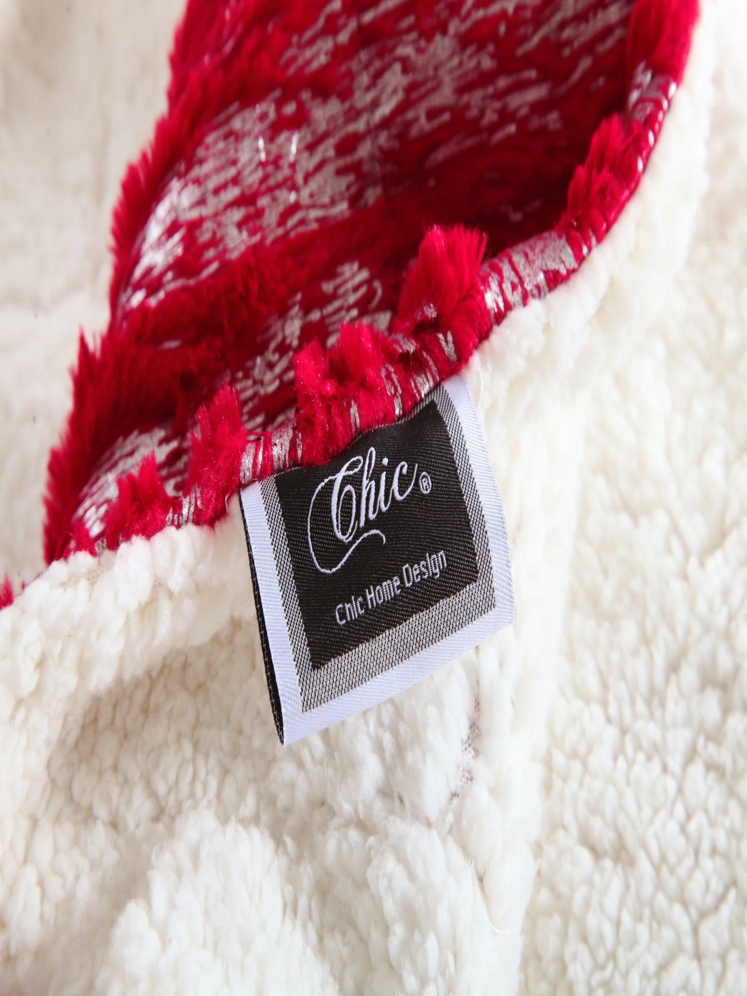 Red-Shimmer Throw Blanket - NY&C x Chic Home - Image 3