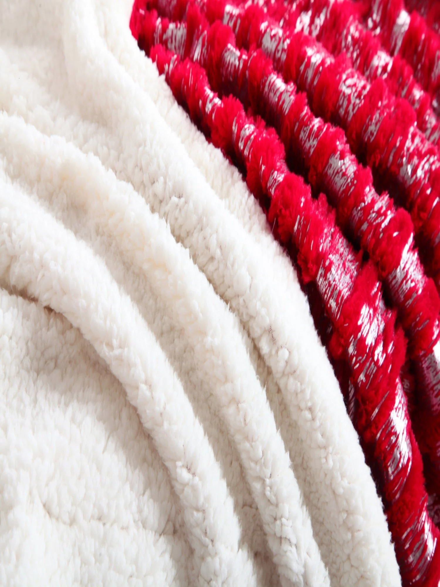 Red-Shimmer Throw Blanket - NY&C x Chic Home - Image 4
