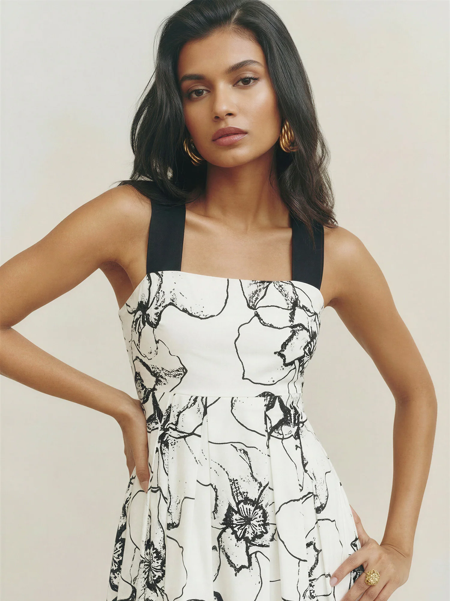 Contrast Strap Pleated Midi Dress - Image 2