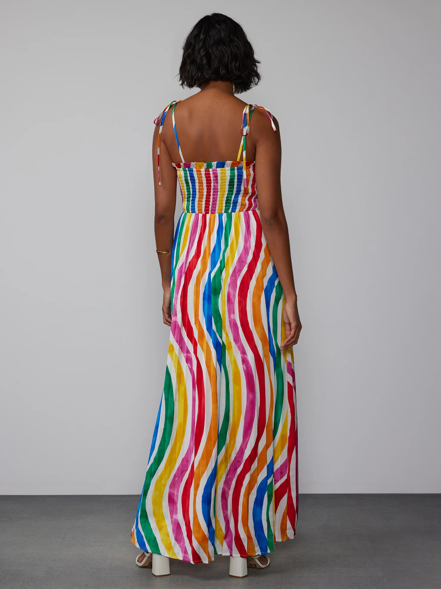 Sleeveless Wave Smocked Maxi Dress - Image 3