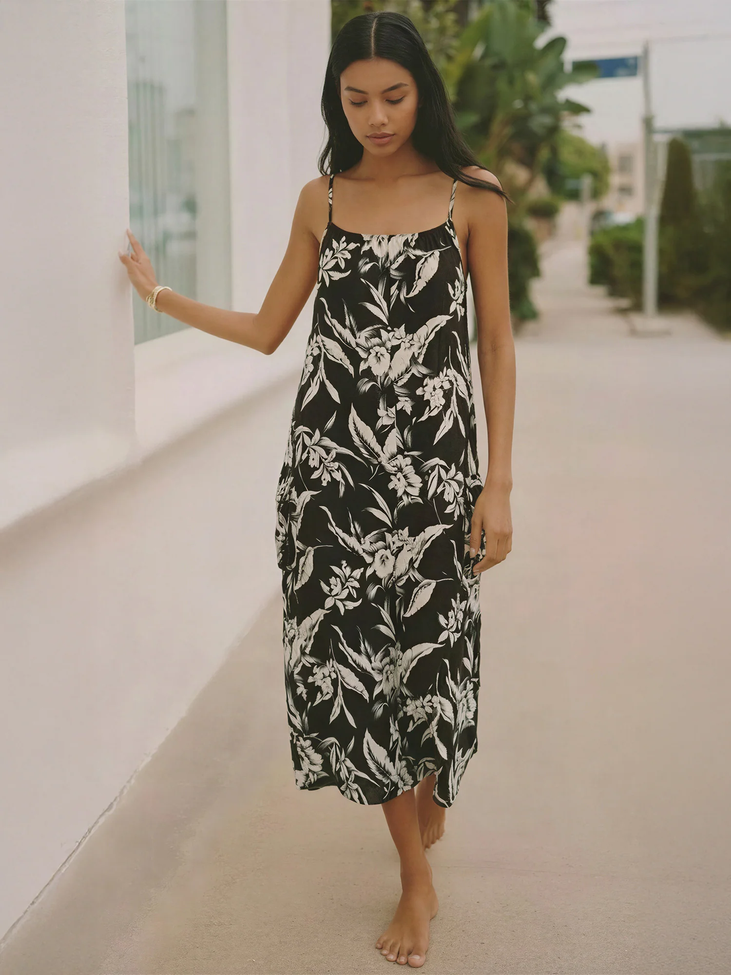 Sleeveles Tropical Floral Midi Dress
