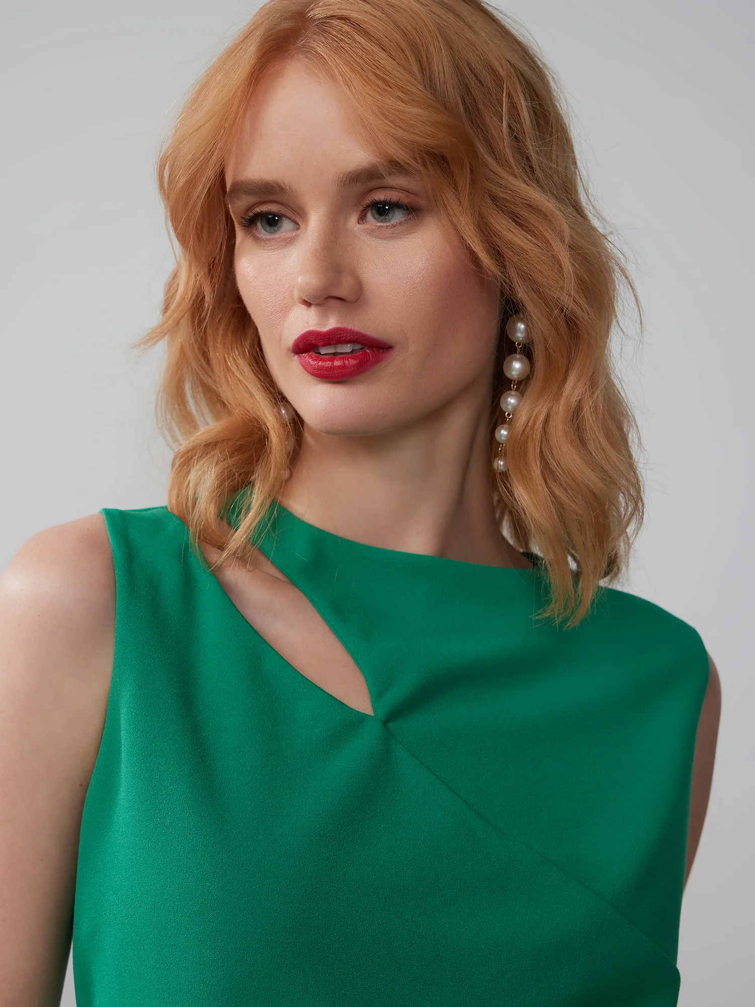 Sleeveless Shoulder Cut Out Sheath Dress - Image 4