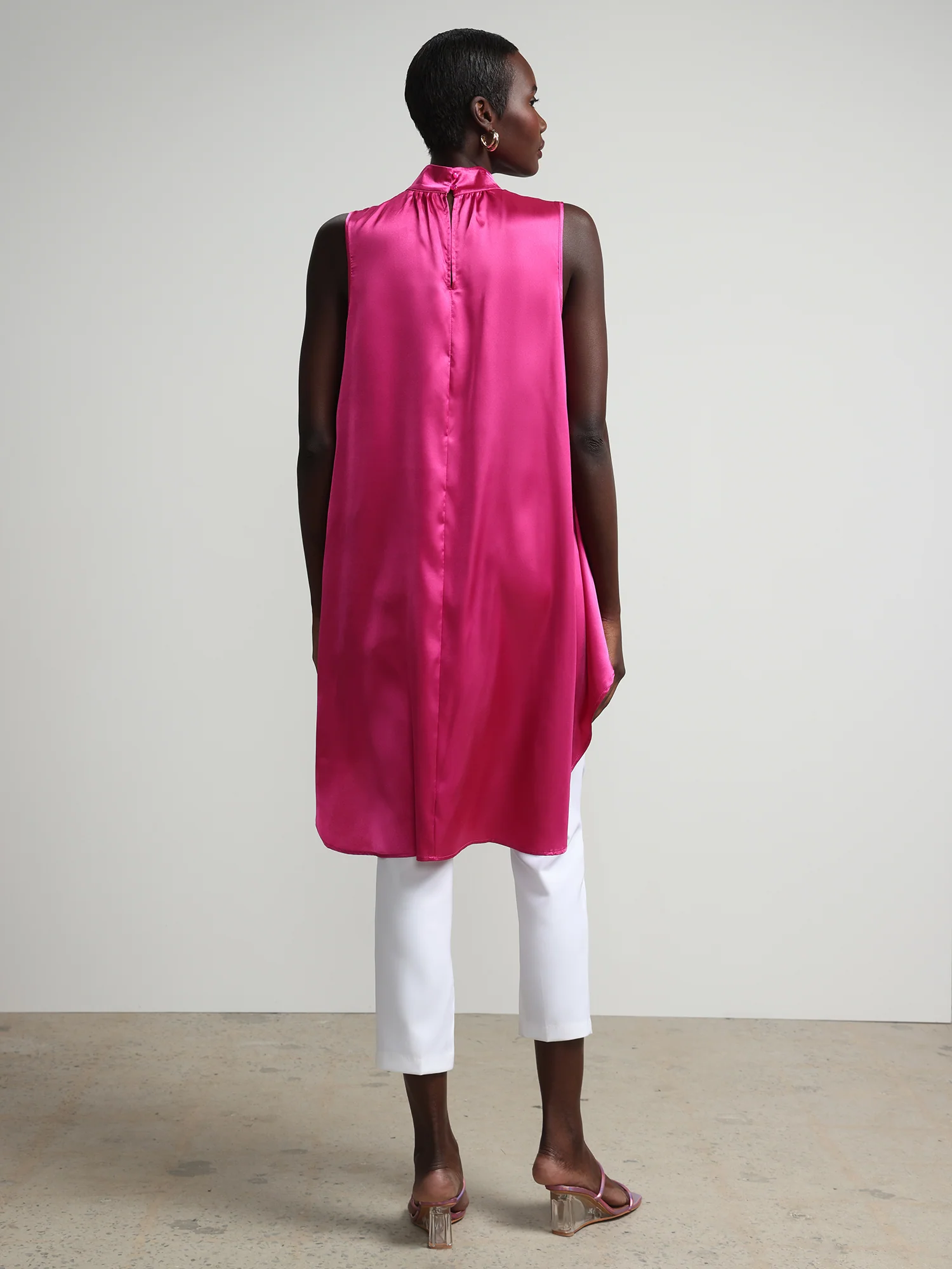 Sleeveless High-Low Satin-Effect Blouse - Image 3