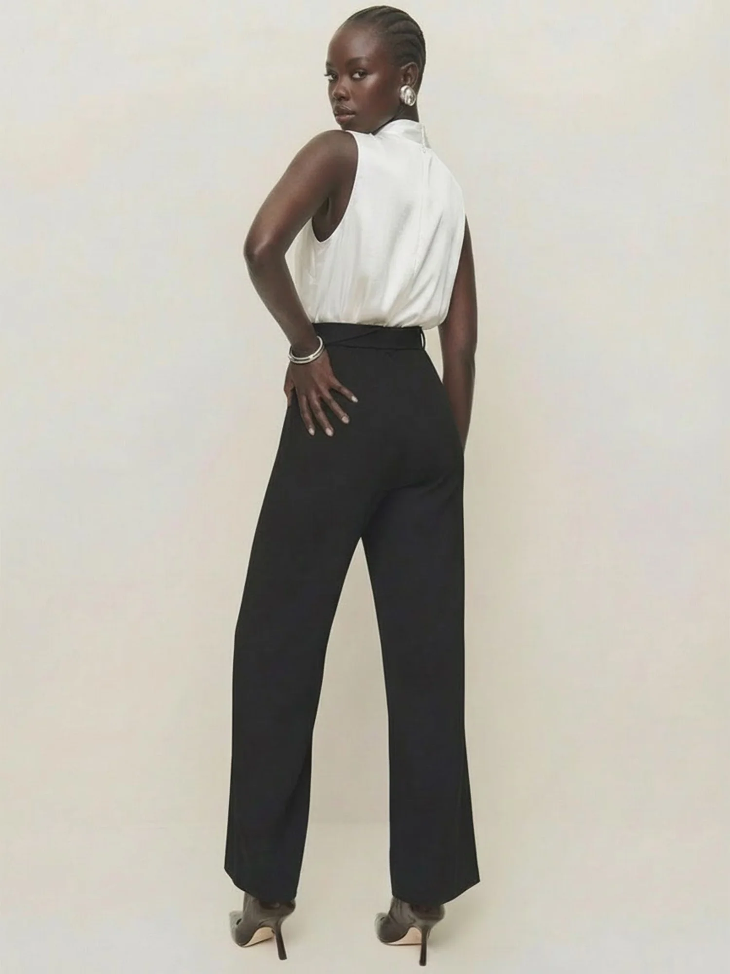 Sleevless V-Neck Knit Jumpsuit - Image 8