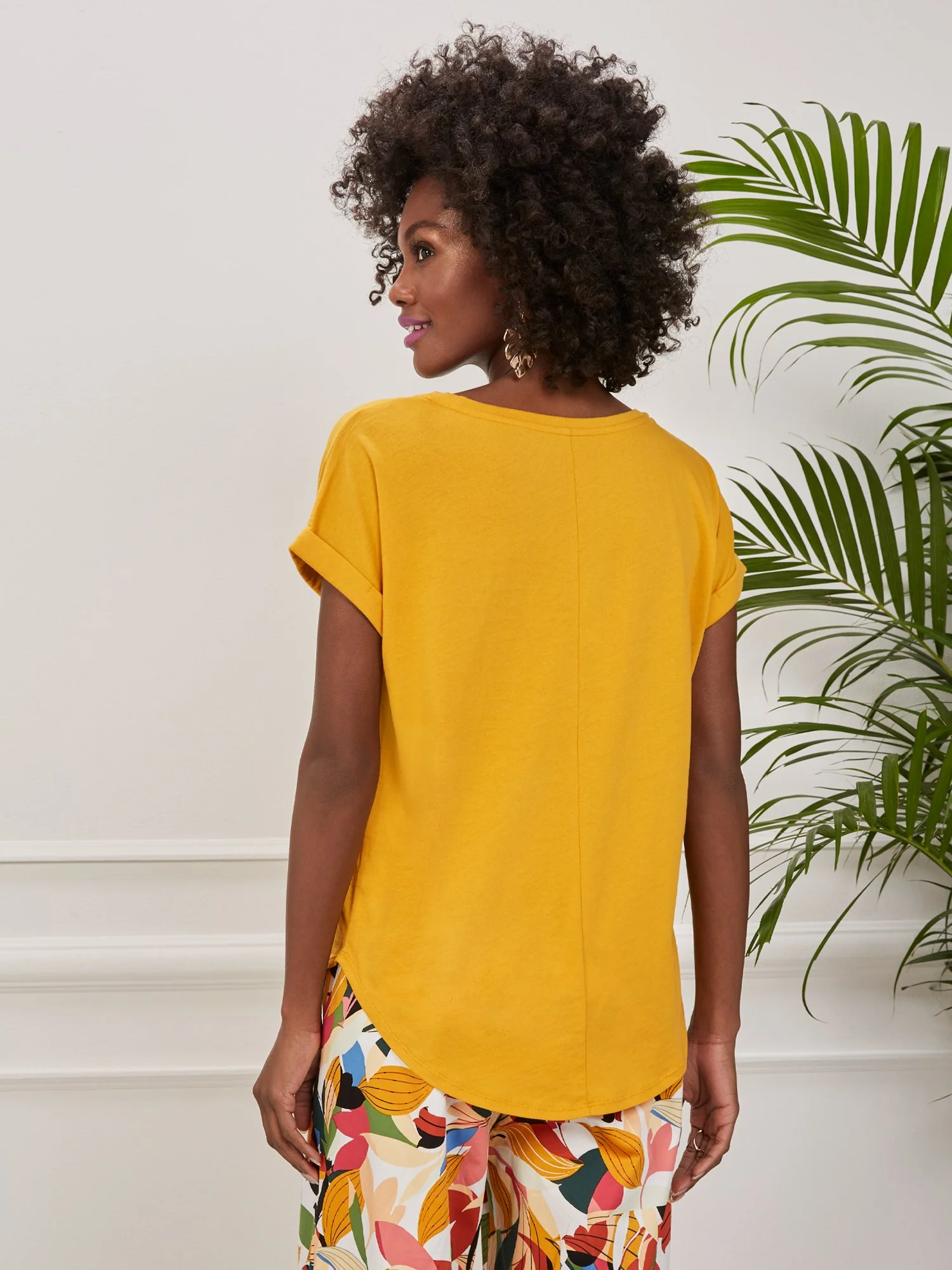 Somewhere Warm Graphic Tee - Image 3