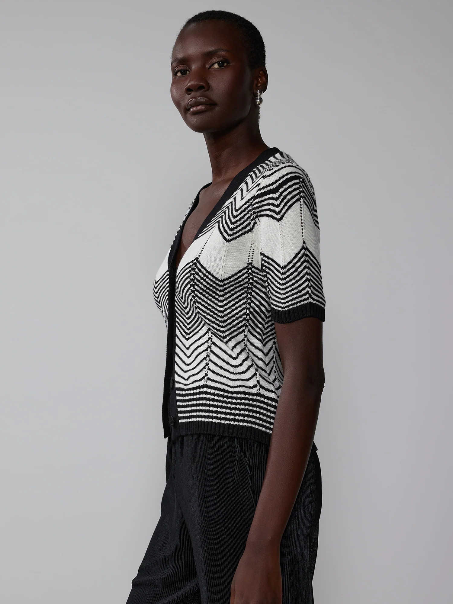 Chevron Front Button Cardigan - Image 8