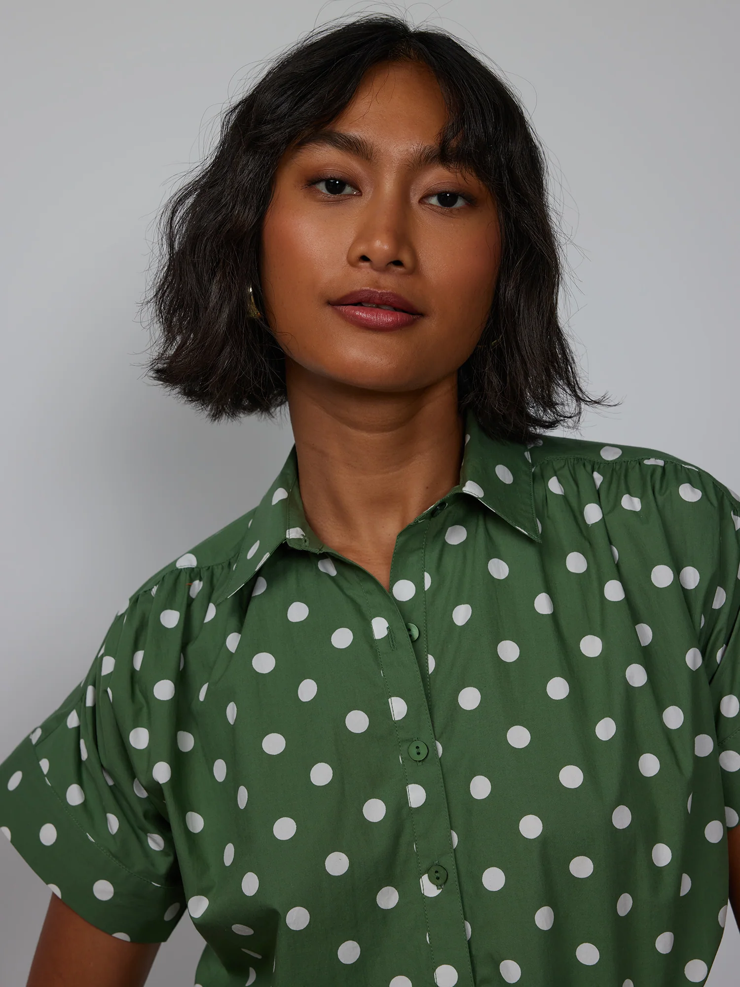 Short Sleeve Shirred Shoulder Dot Popover Shirt - Image 4