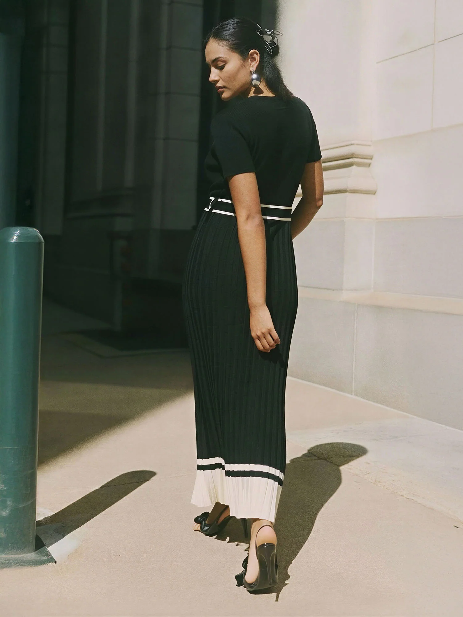 Pleated Contrast Trim Maxi Sweater Dress - Image 3