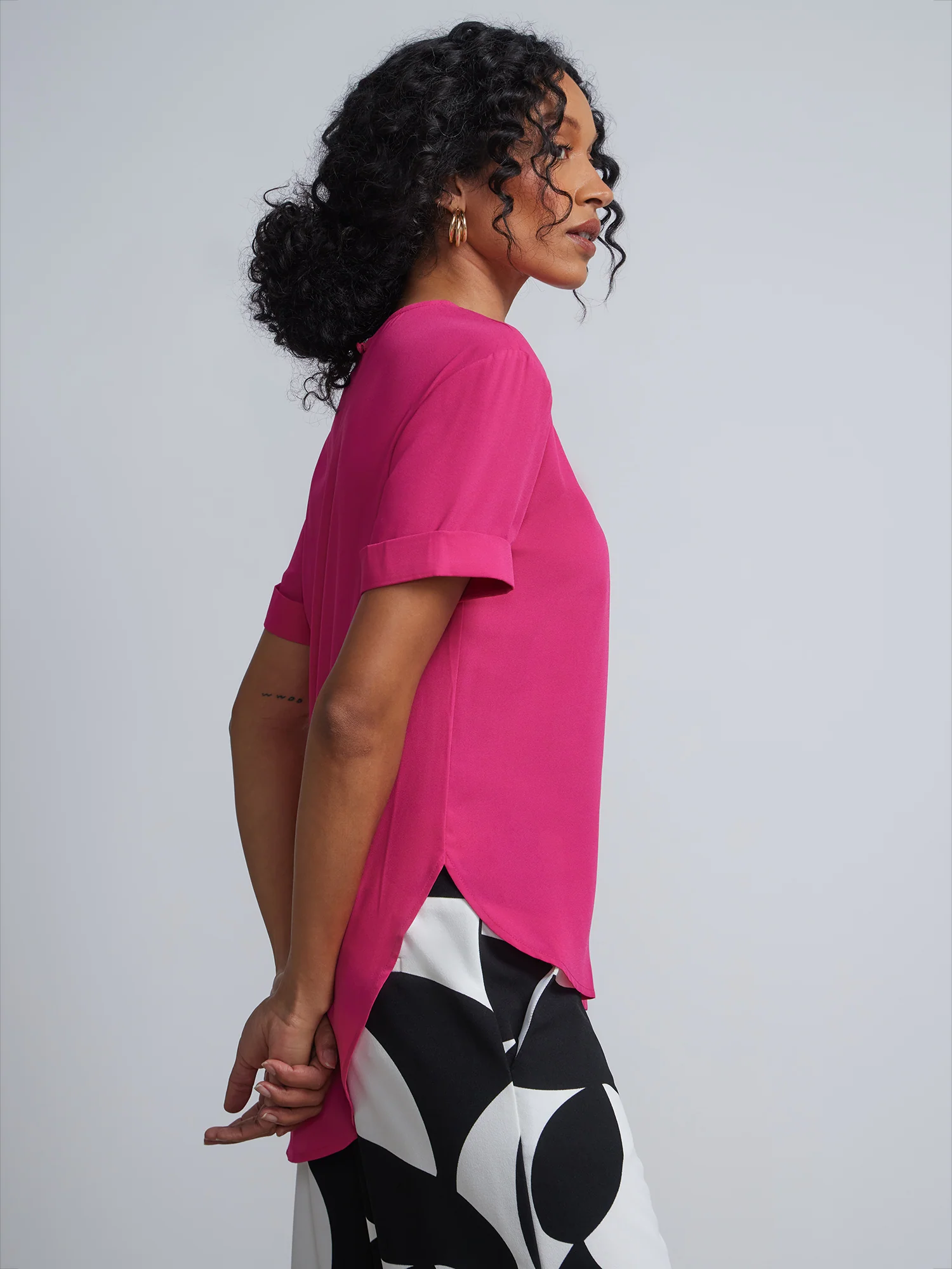 Tall Crewneck Side-Slit Cuffed Tee - Image 27