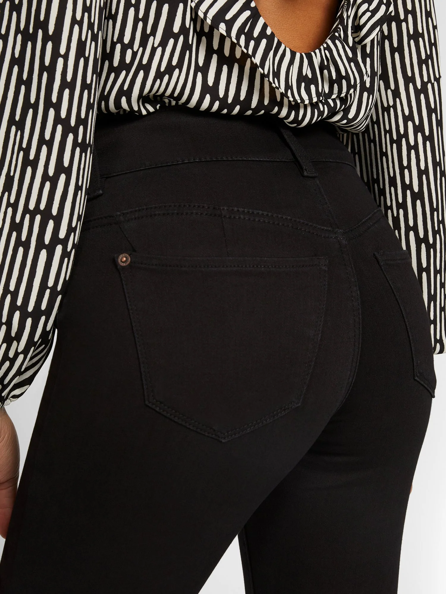 Tall Curvy High-Waisted Super-Skinny Ankle Jeans - Black - Image 4