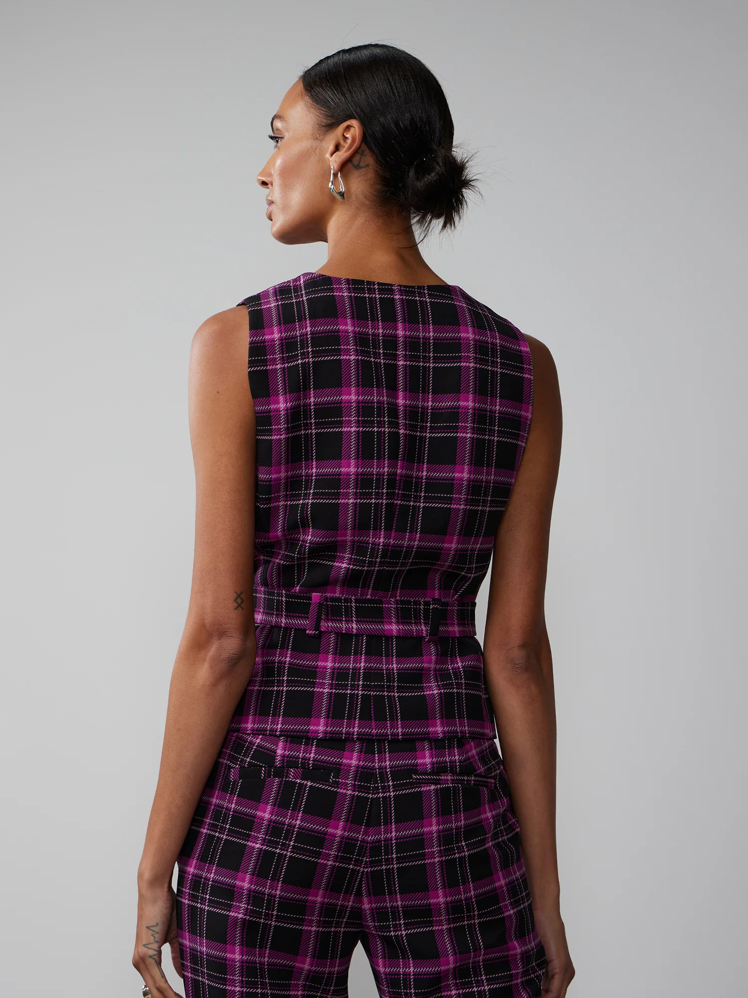 V-Neck Belted Plaid Vest - Image 3