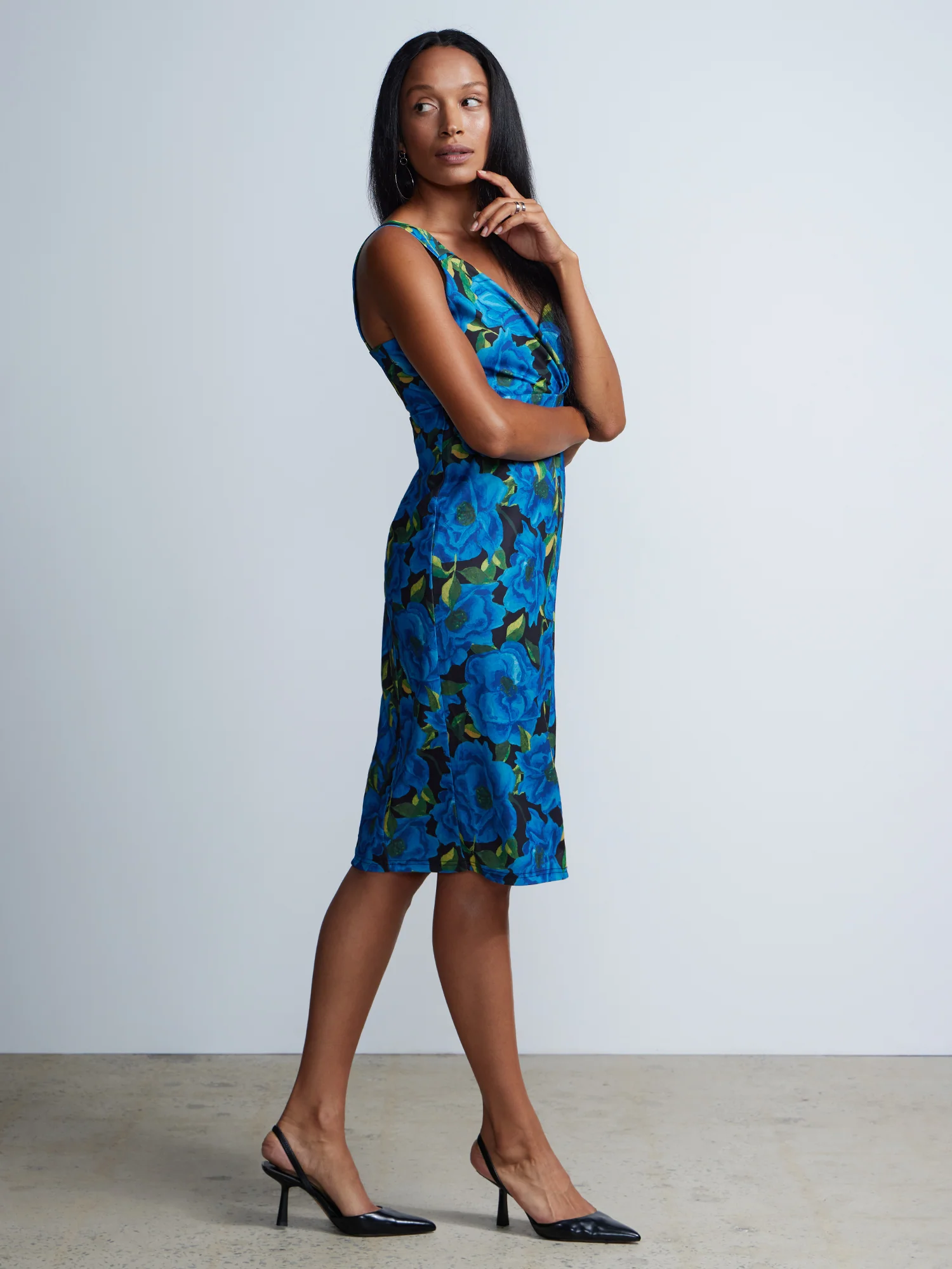 V-neck Front Slit Floral Dress - Image 2