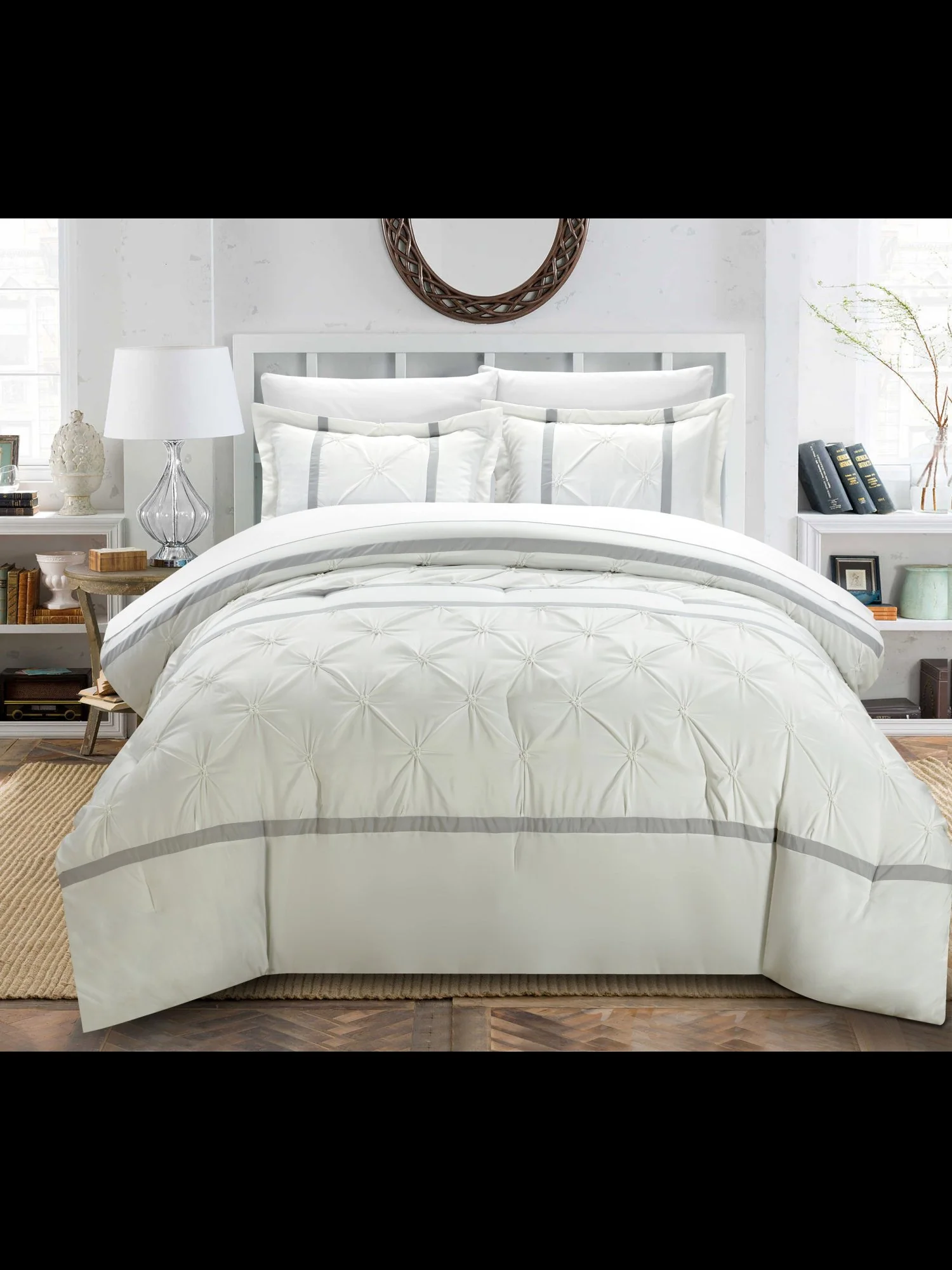 Veronica Queen-Size 3-Piece Duvet Set - NY&C x Chic Home - Image 3