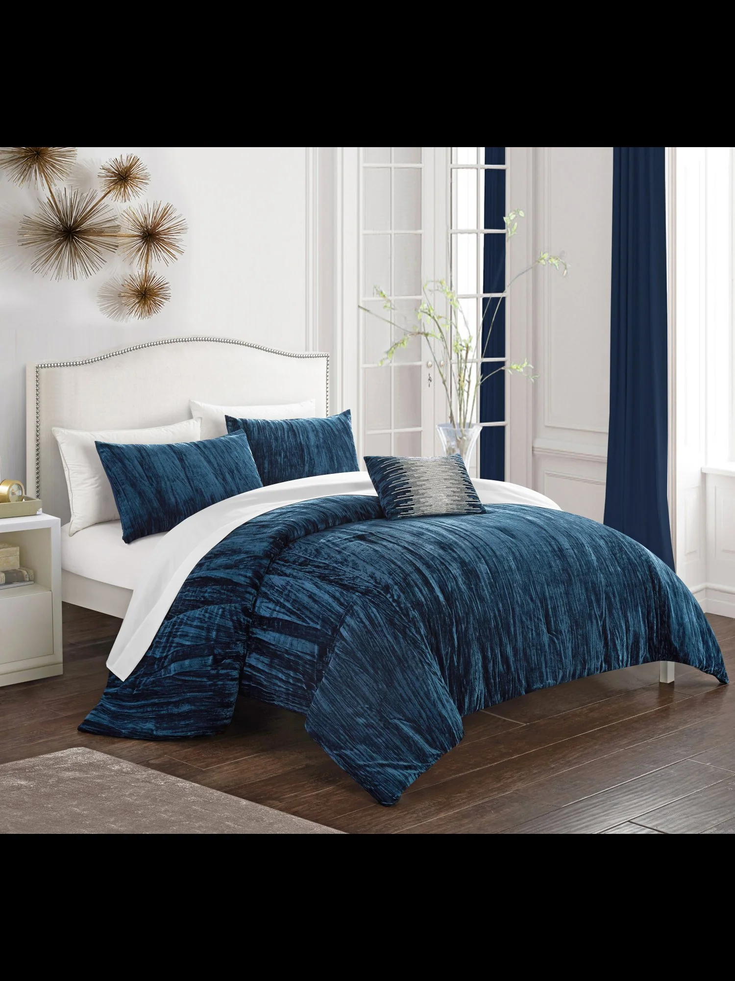 Westmont King-Size 4-Piece Comforter Set - NY&C x Chic Home - Image 3