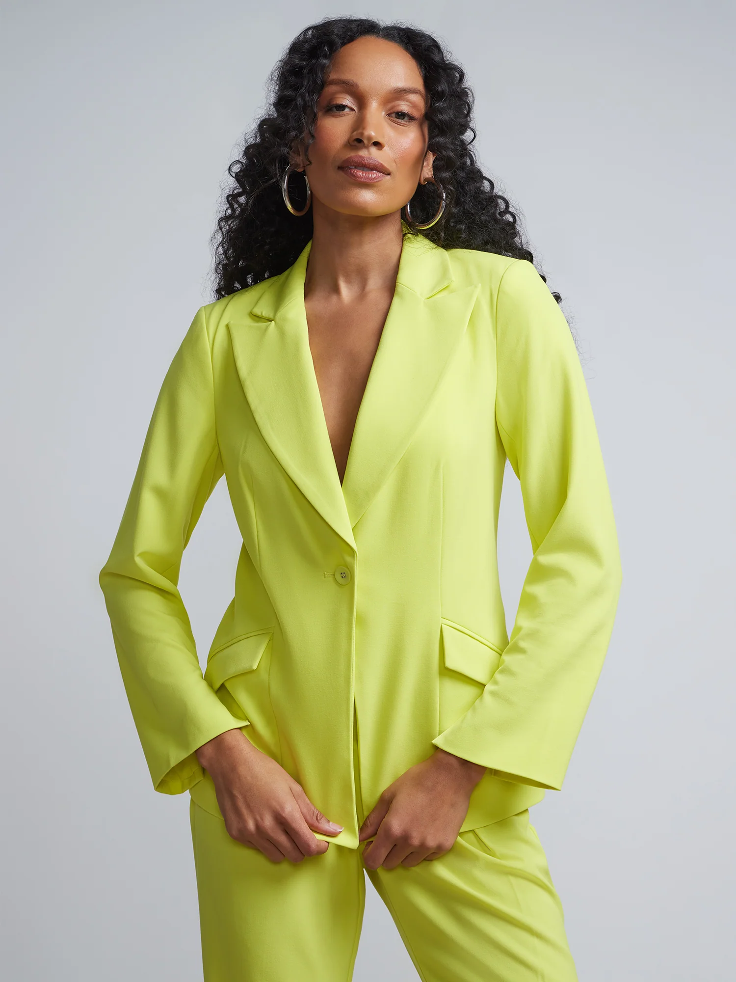 Wide-Lapel Single-Button Blazer - Image 4